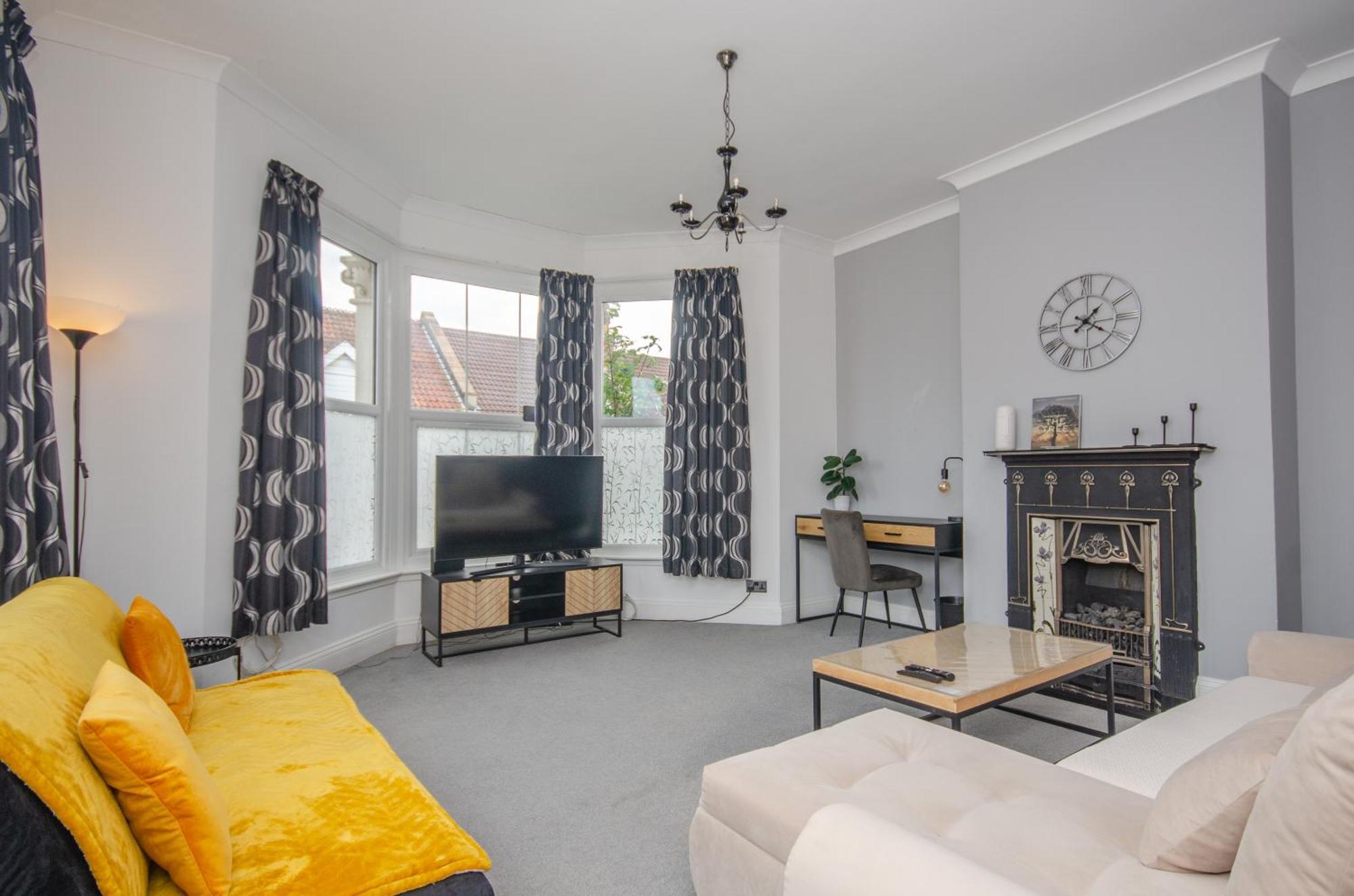 Stylish 91Sqm Victoria 2 Bedroom Apartment Bristol Exterior photo