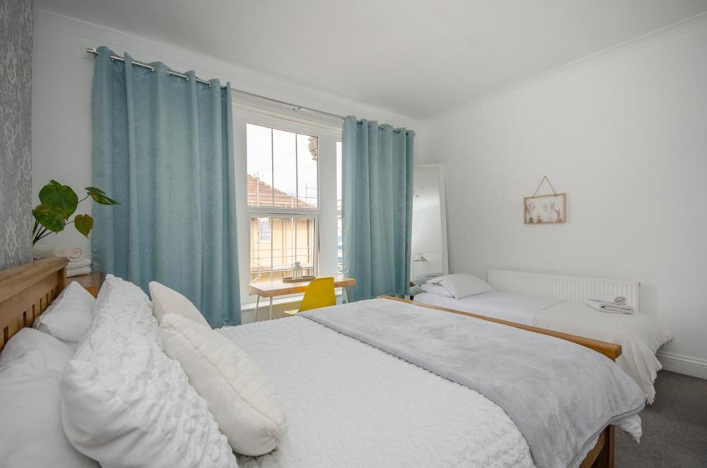 Stylish 91Sqm Victoria 2 Bedroom Apartment Bristol Exterior photo
