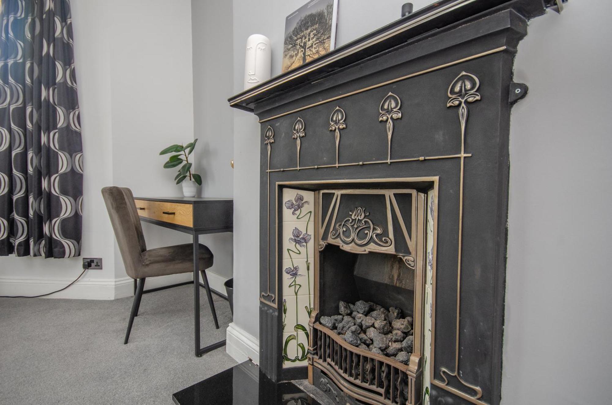 Stylish 91Sqm Victoria 2 Bedroom Apartment Bristol Exterior photo