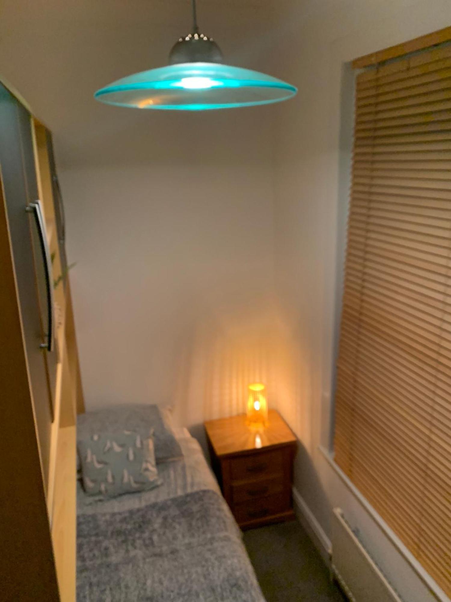 Stylish 91Sqm Victoria 2 Bedroom Apartment Bristol Exterior photo