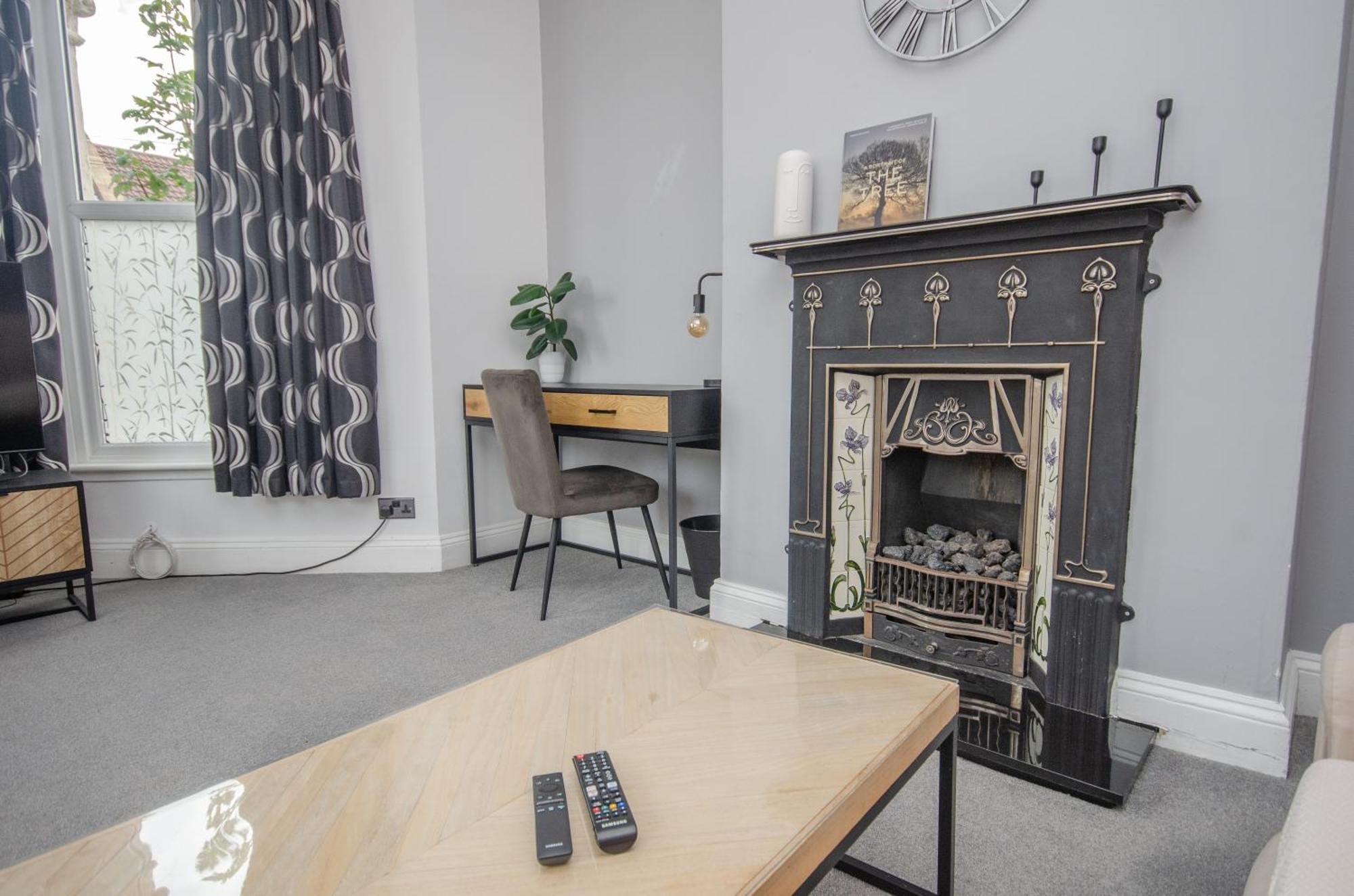 Stylish 91Sqm Victoria 2 Bedroom Apartment Bristol Exterior photo